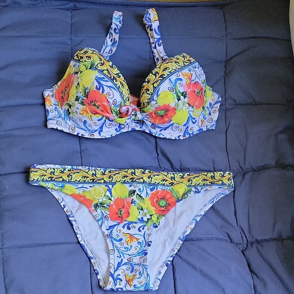 "Aubade" Floral Tow Pieces Swimsuit - Blue and Yellow